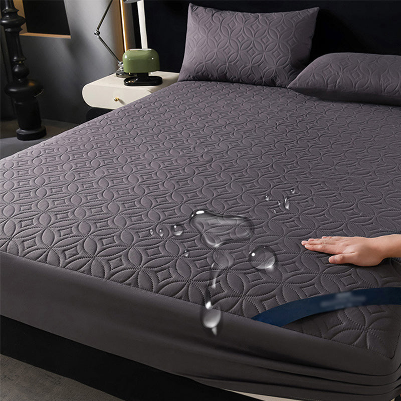 🥳2026 HOT SALE🥳50% OFF!🛏️Quilted Waterproof Mattress Protector – Blocks spills & stains, keeps your mattress fresh. Deep pocket, no shifting. Sleep soundly! 😴✨